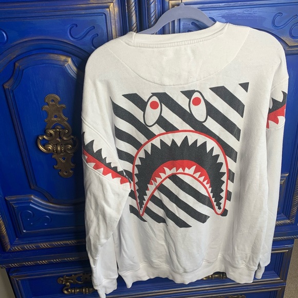Bleecker And Mercer Other - Bleecker Mercer Unique Shark Bite Sweatshirt XL